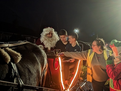 Santa Visits Killen 2022 - Claremount Drive   (13)