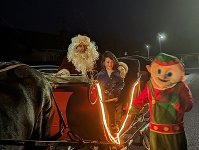 Santa Visits Killen 2022 - Claremount Drive   (2)