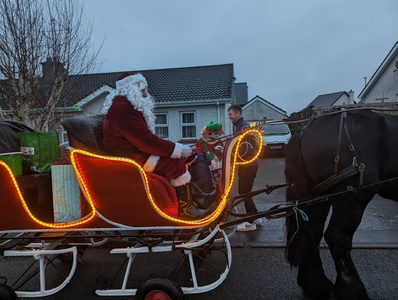 Santa Visits Killen 2022 - Coolough Drive  (39)